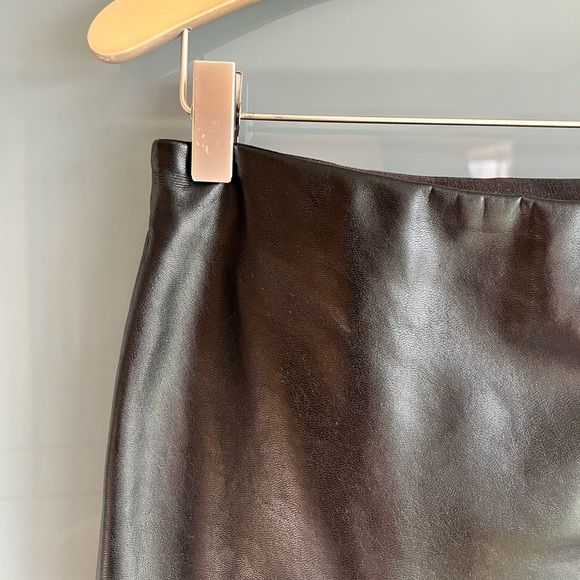 Babaton Faux Leather Jax Pencil Skirt - Picture 3 of 7